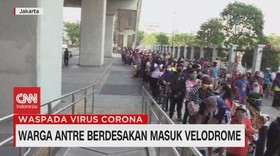 VIDEO: Warga Antre Berdesakan Masuk Velodrome