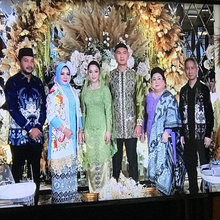 <p>Pada akhir Juni lalu, Nikita Willy mengabarkan jika dirinya dilamar Indra Priawan. Kini, keduanya meresmikan pertunangan pada Minggu (26/7/2020). (Foto: Saras/detikHOT)</p>