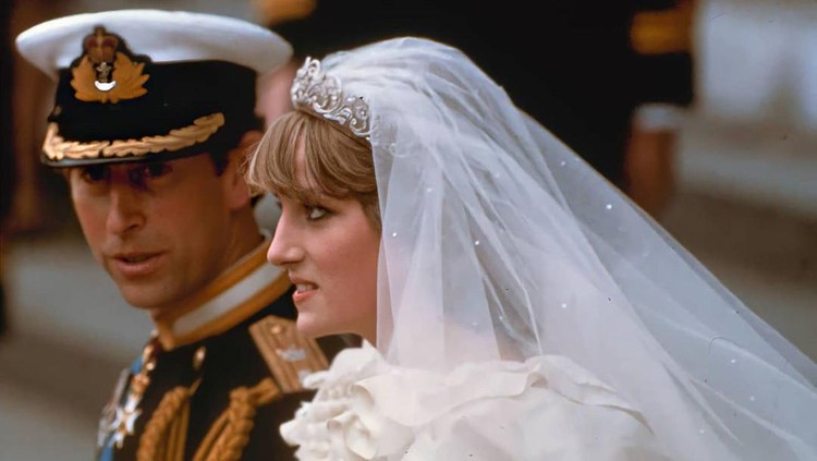 Putri Diana dan Pangeran Charles Putri Diana dan Pangeran Charles