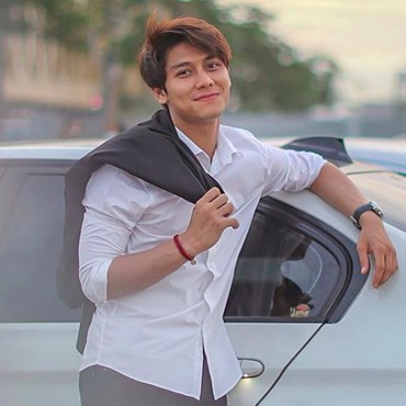 Lirik Lagu Melihatmu Bahagia - Rizky Billar