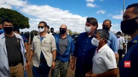 VIDEO: Diklaim Negatif Covid-19, Bolsonaro Temui Pendukung