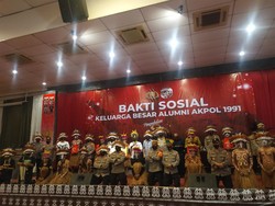 Batalyon Bhara Daksa Bagikan Bantuan ke Warga Papua di DKI: Sembako-Masker