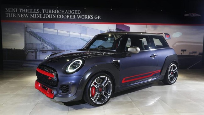 MINI John Cooper Works GP hanya diproduksi 3.000 unit, sementara Indonesia kebagian 12 unit.