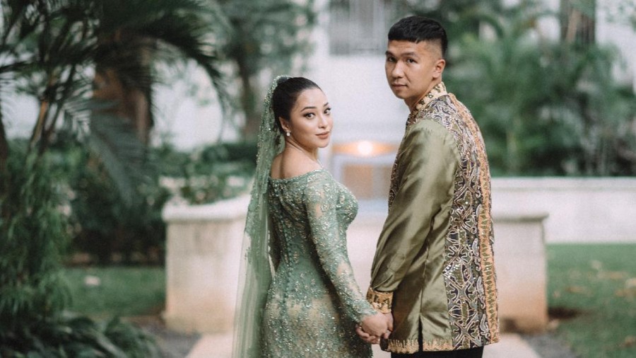 Gaya Nikita Willy Lamaran