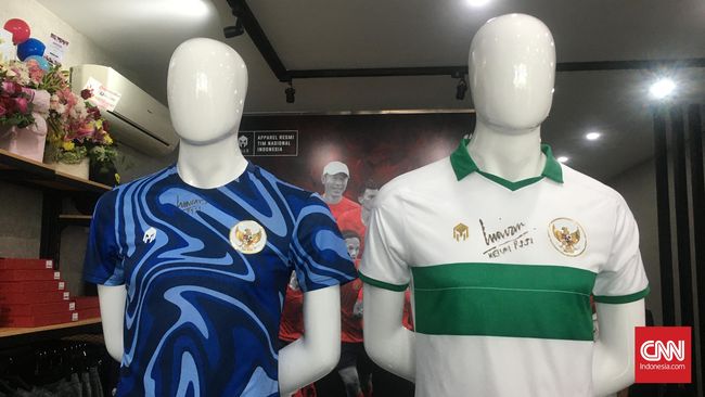 Intip Jersey Tandang Timnas Indonesia Buatan Lokal