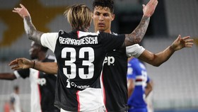 Ronaldo Bersikap Aneh di Perayaan Juara Juventus