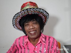 Usai Kena Stroke 4 Kali, 7 Potret Pak Tarno Kini Jual Mainan Keliling Pakai Kursi Roda