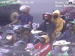 Video Kocak, Pelanggar Lalin Ditegur dengan Akang Kendang