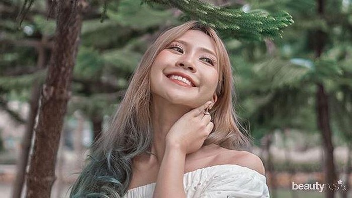 6 Inspirasi Warna Rambut Influencer Natya Shina yang Unik dan Gak Bosenin!