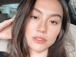 Tampilan 'Polos' Agnez Mo yang Jadi Sorotan