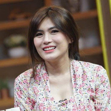 Dilamar Pengusaha Tajir, Angela Lee Tulis Pesan Menyentuh