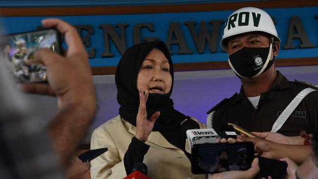 JPU menuntut Anita Kolopaking pidana dua tahun penjara atas kasus pemalsuan sejumlah surat untuk kepentingan buronan korupsi hak tagih Bank Bali, Djoko Tjandra.