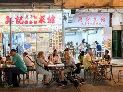 Hong Kong Resmi Resesi Setahun Penuh