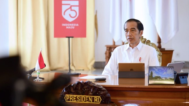Presiden Jokowi akan meluncurkan bantuan modal bagi 12 juta pelaku UMKM masing-masing Rp2,4 juta. Bantuan diberikan pada HUT RI nanti.