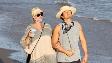 img-title Katy Perry & Orlando Bloom Tunda Nikah dan Fokus Kelahiran Anak