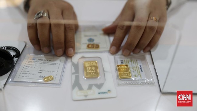 Harga jual emas Antam berada di posisi Rp1,060 juta per gram pada Rabu (7/6) pagi, turun Rp5.000 dari perdagangan sebelumnya.