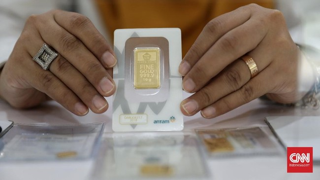 Harga emas Antam anjlok Rp13 ribu ke Rp1 juta pada akhir pekan ini. 