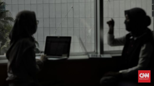 Satgas Covid Sebut Klaster Kantor Naik di Masa PSBB Transisi Satgas Covid-19 menyebut data per Selasa (28/7), ada 90 klaster perkantoran virus corona di DKI Jakarta dengan jumlah positif mencapai 459 kasus.