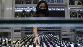 Harga Emas Antam Hari Ini 11 Desember, Turun Jadi Rp954 Ribu