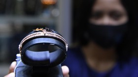 Harga Emas Antam Hari Ini 24 Desember, Naik ke Rp933 Ribu