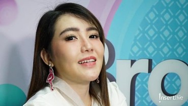 img-title Pembakaran Mobil Jadi Inspirasi Via Vallen Tulis Lagu 'Mung Titipane'
