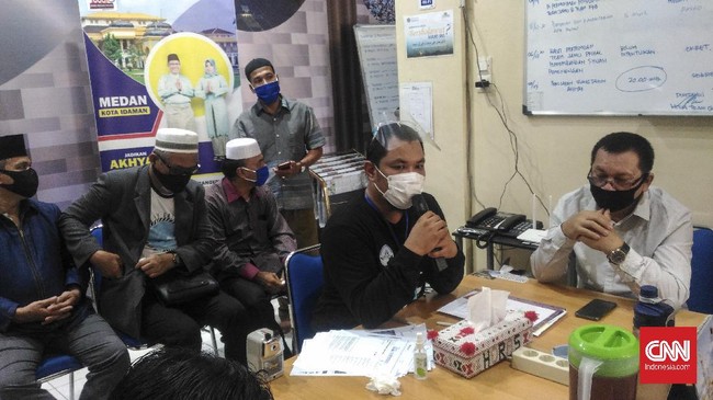 Kader di DPC PDIP Kota Medan mengecam pernyataan Ketua DPP PDIP yang juga Plt DPD PDIP Sumut soal mendiskreditkan Plt Wali Kota Medan Akhyar Nasution.