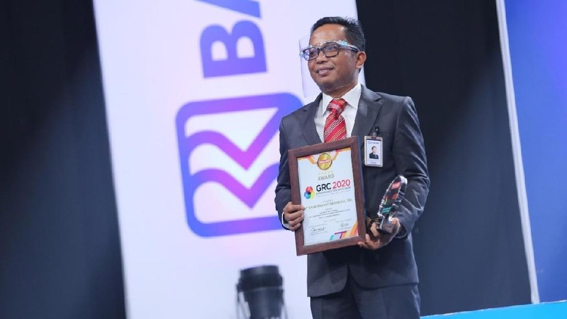 PT Bank Rakyat Indonesia (Persero) Tbk selalu berkomitmen untuk mewujudkan tata kelola perusahaan yang baik dan profesional.