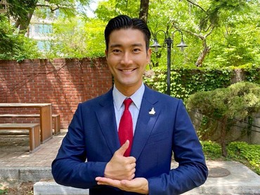 img-title Ajak Bertemu Penggemar di SCBD, Choi Siwon ingin Bertemu Bonge CS?