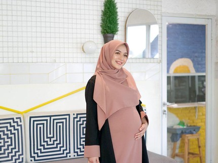 7 Foto Terbaru Citra Kirana Hamil Besar, Makin Cantik dan Anggun