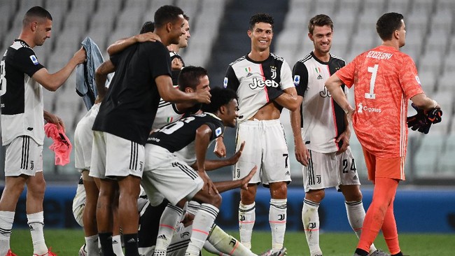 FOTO: Gestur Ronaldo di Perayaan Juara Juventus
