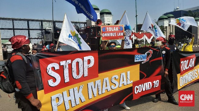 Polisi melarang demonstrasi di depan MPR/DPR. Polisi akan menghalau massa aksi yang memaksa menggelar aksi karena sedang berlangsung sidang tahunan.