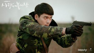 Ganteng Banget! Aktor Korea Ini Terlihat Cocok Saat Memakai Seragam