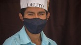 FOTO: Murid Tak Punya Kuota, Guru di Guetamala Kayuh Sepeda Seorang guru di Guetamala menggunakan tabungannya untuk membeli sepeda demi menyambangi murid. Orang tua siswa tak punya paket data untuk pembelajaran online.