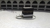 FOTO: Mengitari Kakbah Sambil Menjaga Jarak Para jemaah calon haji berjalan mengitari (tawaf) di Kakbah dengan menjaga jarak sebagai persyaratan mencegah penularan virus corona.