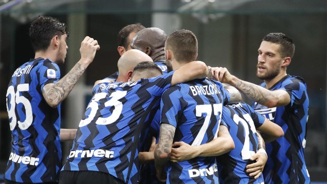 Inter Milan dan Atalanta bersaing ketat memperebutkan posisi runner up di klasemen Liga Italia pada pengujung musim ini.