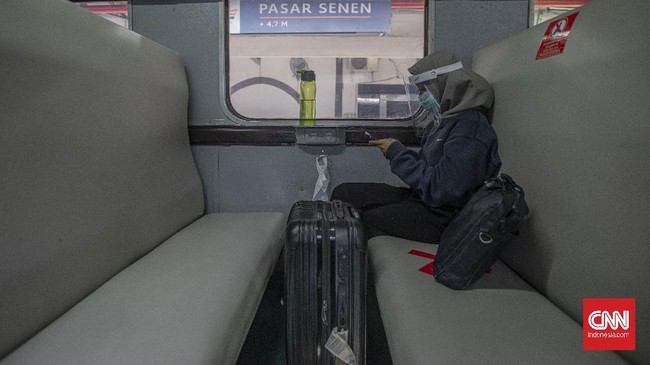 Calon penumpang kereta harus menunjukkan hasil tes PCR, antigen, hingga GeNose yang dilakukan maksimal 1X24 jam sebelumnya