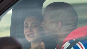Tangis Kim Kardashian saat Minta Kanye West Tak Usah Pulang