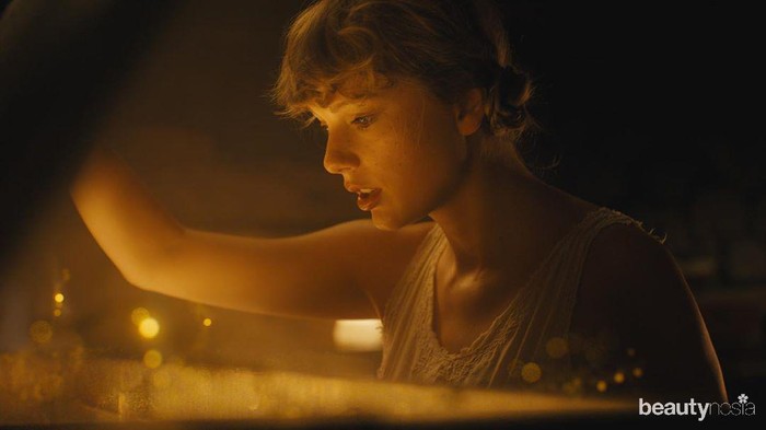 Lirik Lagu Taylor Swift - Cardigan