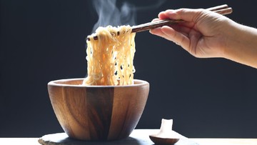 Sehatkah Bunda Makan Mi Instan Saat Hamil?