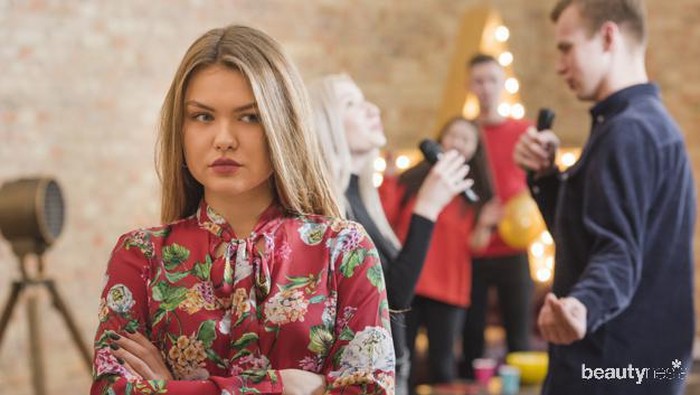 Obsesi dengan Pacar Sahabat? Stop Lakukan Ini!