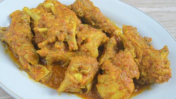 RESEP AYAM RICA-RICA DENGAN TABURAN KEMANGI
