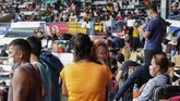 FOTO: Magnet Mudik Gratis Filipina, Warga Abaikan Jaga Jarak Ribuan penduduk Filipina berkumpul di stadion Kompleks Olahraga Rizal di ibu kota Manila untuk mengikuti program mudik gratis dari pemerintah.