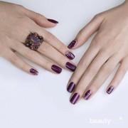 Terlihat Cantik, Cobalah Desain Nail Art yang Cocok Untuk Kuku Pendek