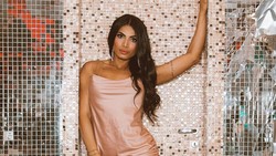 Bawa Bekal Diet di Pesawat, Model Playboy Kena Tegur Pramugari
