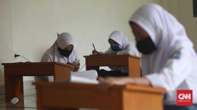 Disdik Sumbar Disebut Akan Evaluasi Aturan Jilbab di Sekolah