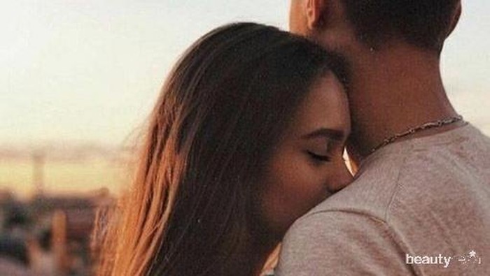 4 Bukti Kalau Kamu Kecanduan Cinta, Yuk Merenung Dulu!