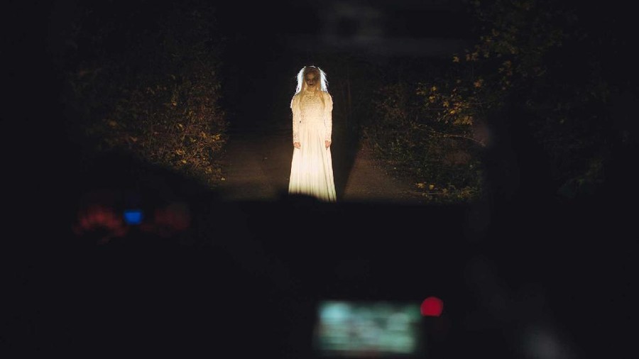 Drive Thru Rumah Hantu Ilustrasi Drive Thru Rumah Hantu
