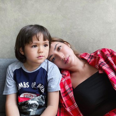 Jedar Batal Nikah dengan Richard, Ayah El Barack Pamer Foto Bareng Cewek