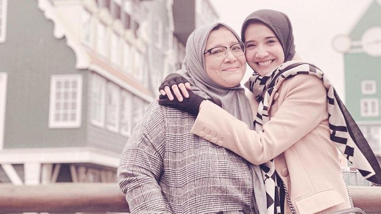 Fanny Bauty dan Zaskia Sungkar