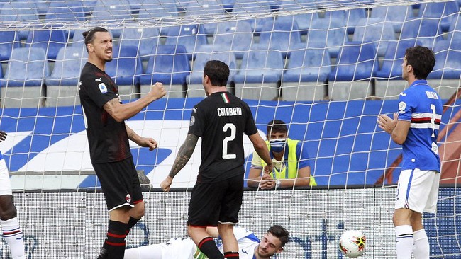 Dua gol Zlatan Ibrahimovic turut membantu AC Milan meraih kemenangan 4-1 atas Sampdoria, Kamis (30/7) dini hari waktu Indonesia.